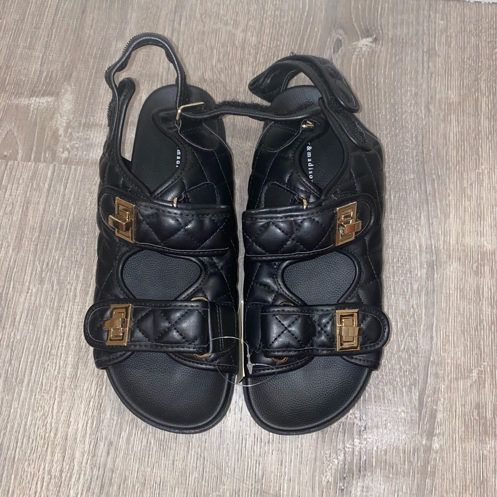 Black Chunky Sandles